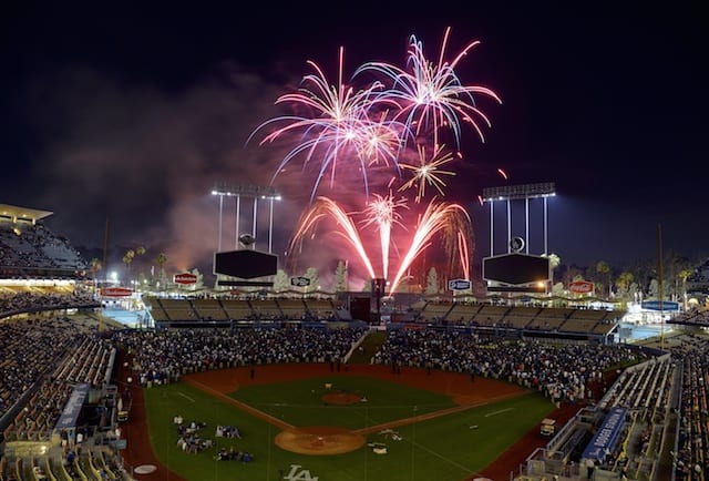 Dodgers 2016 Promotional Schedule Features 10 Bobbleheads, Vin Scully T-shirt