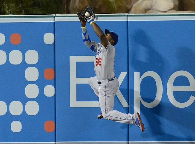 Dodgers News: Dave Roberts Willing, But Not Inclined To Play Yasiel Puig In Center Field