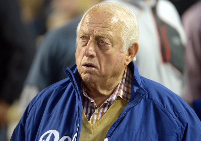 Dodgers Video: Tommy Lasorda Receives Standing Ovation In Return To Dodger Stadium