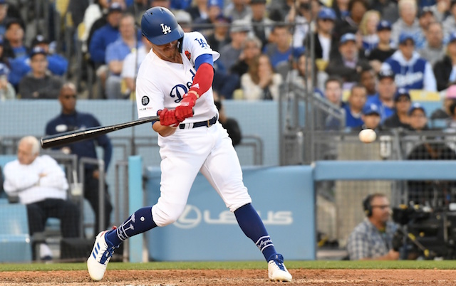 Los Angeles Dodgers second baseman Kiké Hernandez swings for a pinch-hit home run against the New York Mets