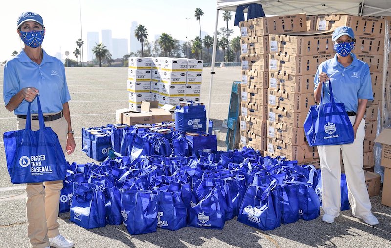 2020 Los Angeles Dodgers turkey giveaway