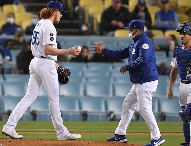 Austin Barnes, Dustin May, Dave Roberts, pitching change