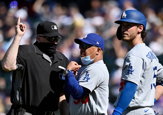 Cody Bellinger, Dave Roberts, umpire, 2021 Opening Day