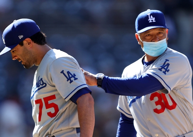 Scott Alexander, Dave Roberts, pitching change