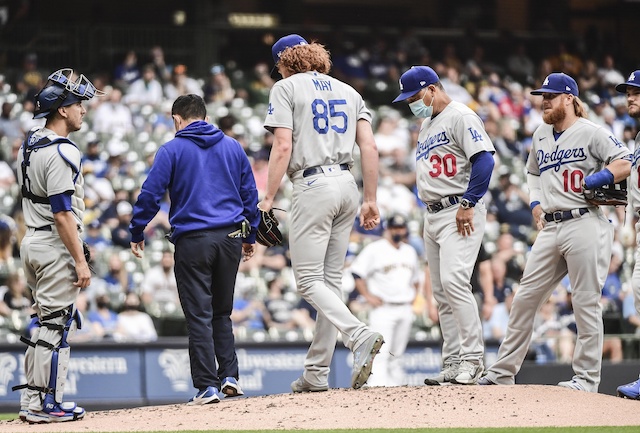 Austin Barnes, Dustin May, Dave Roberts, Justin Turner, Dodgers trainer