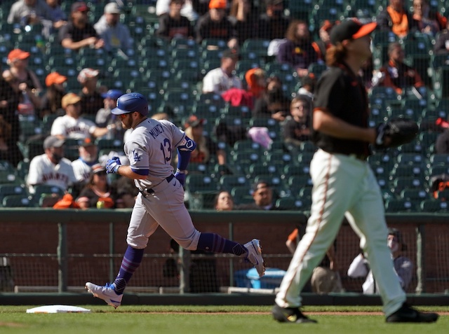 Scott Kazmir, Max Muncy