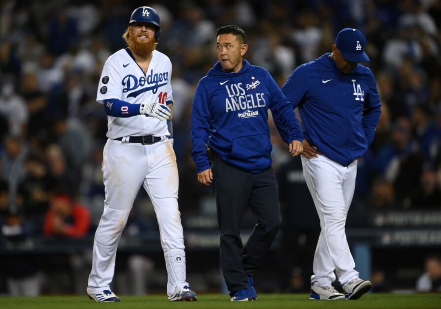 Dave Roberts, Justin Turner, Dodgers trainer Yosuke "Possum" Nakajima, 2021 NLCS