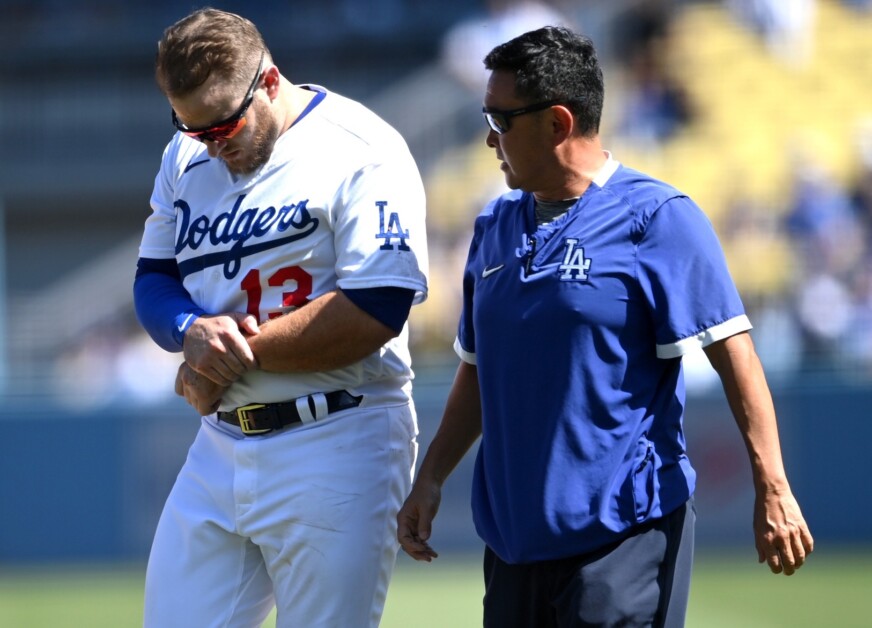 Max Muncy, Dodgers trainer Yosuke "Possum" Nakajima