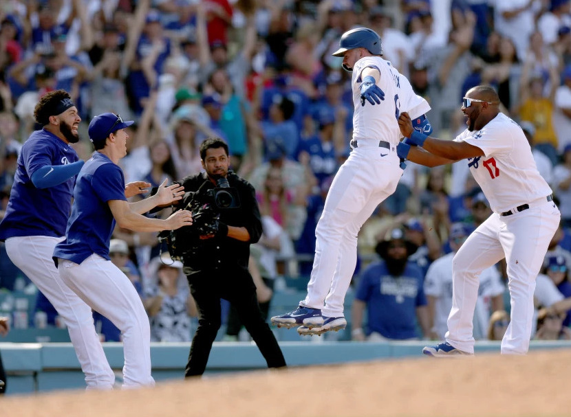 Hanser Alberto, Walker Buehler, Gavin Lux, Edwin Ríos, walk-off win