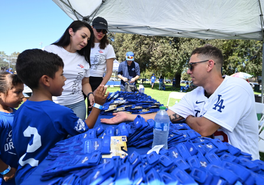 Austin Barnes, Los Angeles Dodgers Foundation, Dodgers Dreamteam