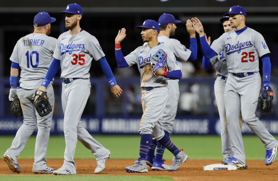 Cody Bellinger, Mookie Betts, Trayce Thompson, Justin Turner, Trea Turner, Dodgers win