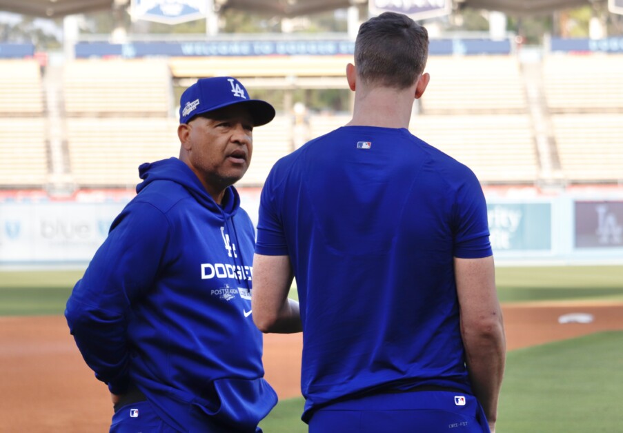 Dave Roberts, Walker Buehler, 2022 NLDS workout