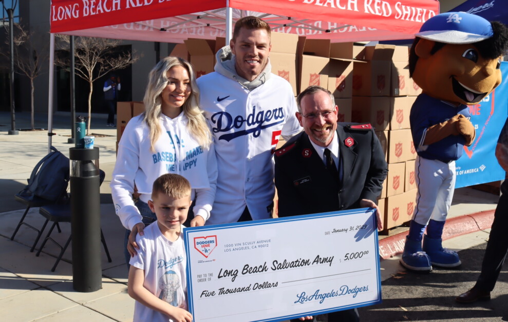 Freddie Freeman, Chelsea Freeman, Charlie Freeman, Jared Arnold, 2023 Dodgers Love L.A. Community Tour, Salvation Army