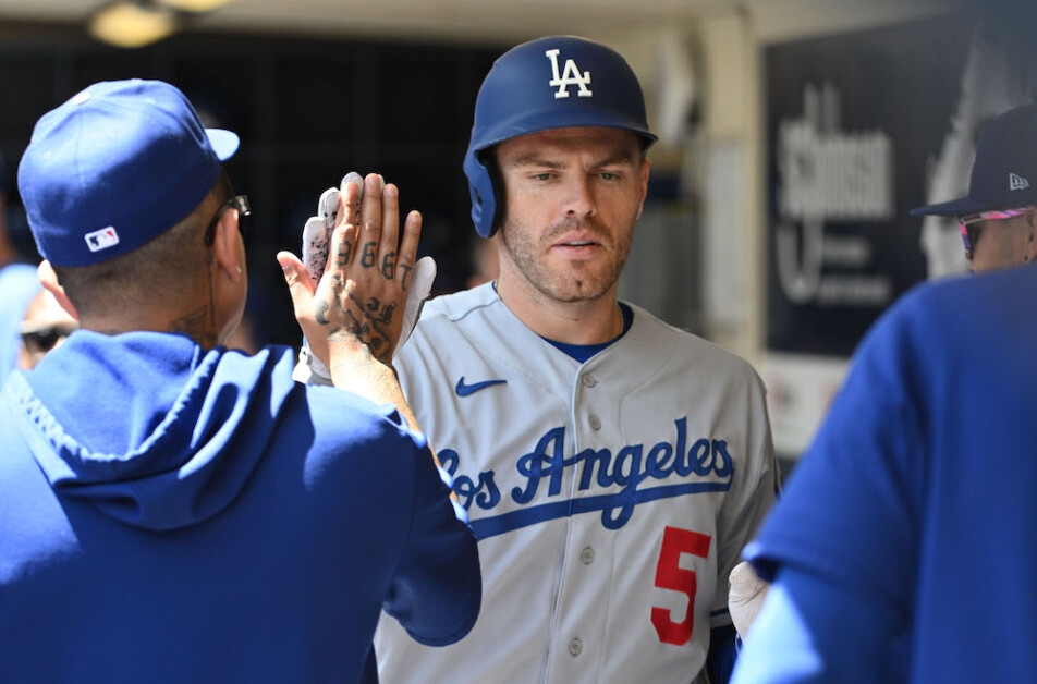 Freddie Freeman, Julio Urías