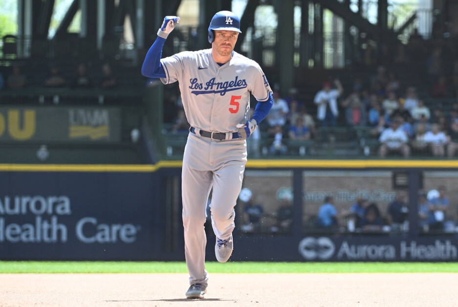 Freddie Freeman, arm train celebration