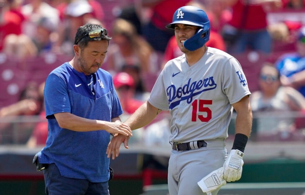 Austin Barnes, Dodgers trainer Yosuke "Possum" Nakajima