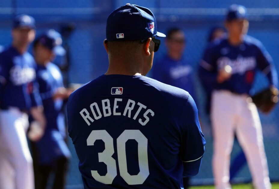 Dave Roberts, Dodgers jersey details, Dodgers workout, 2024 Spring Training