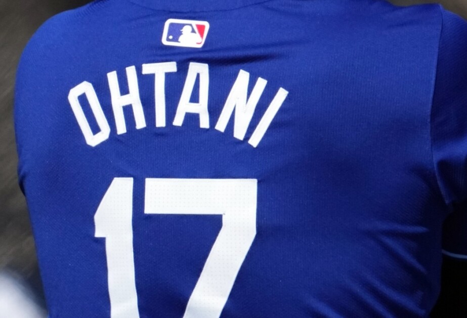 Shohei Ohtani, Dodgers jersey details, Dodgers workout, 2024 Spring Training