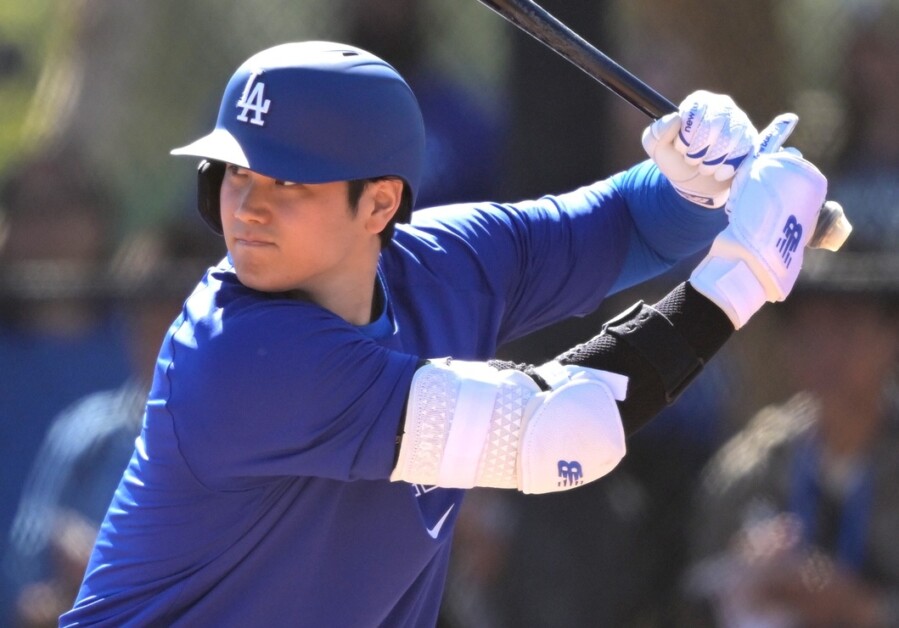 Shohei Ohtani, Dodgers workout, 2024 Spring Training