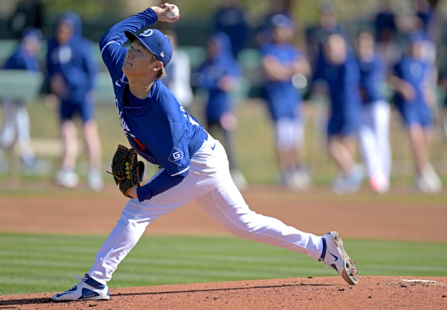 Yoshinobu Yamamoto, Dodgers workout, 2024 Spring Training