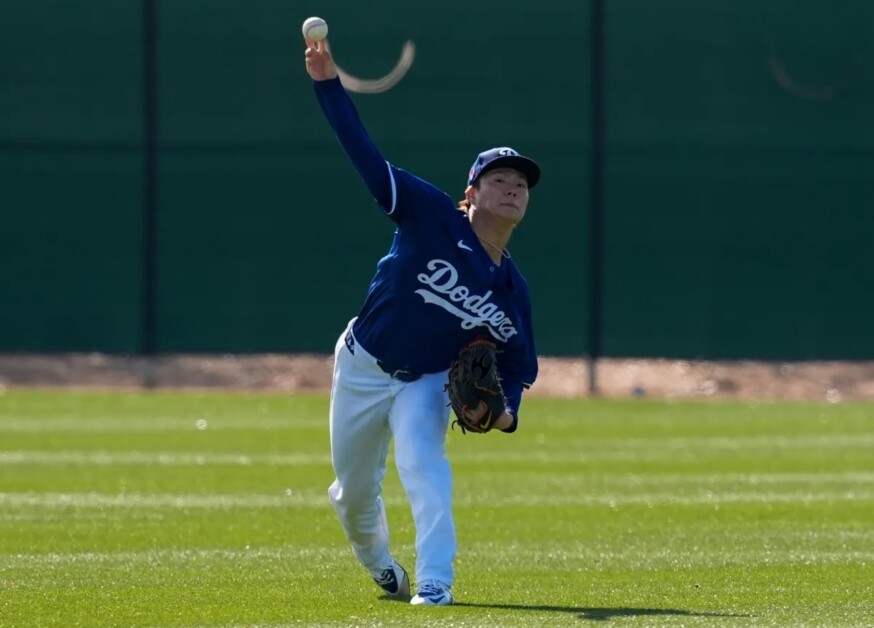 Yoshinobu Yamamoto, Dodgers workout, 2024 Spring Training