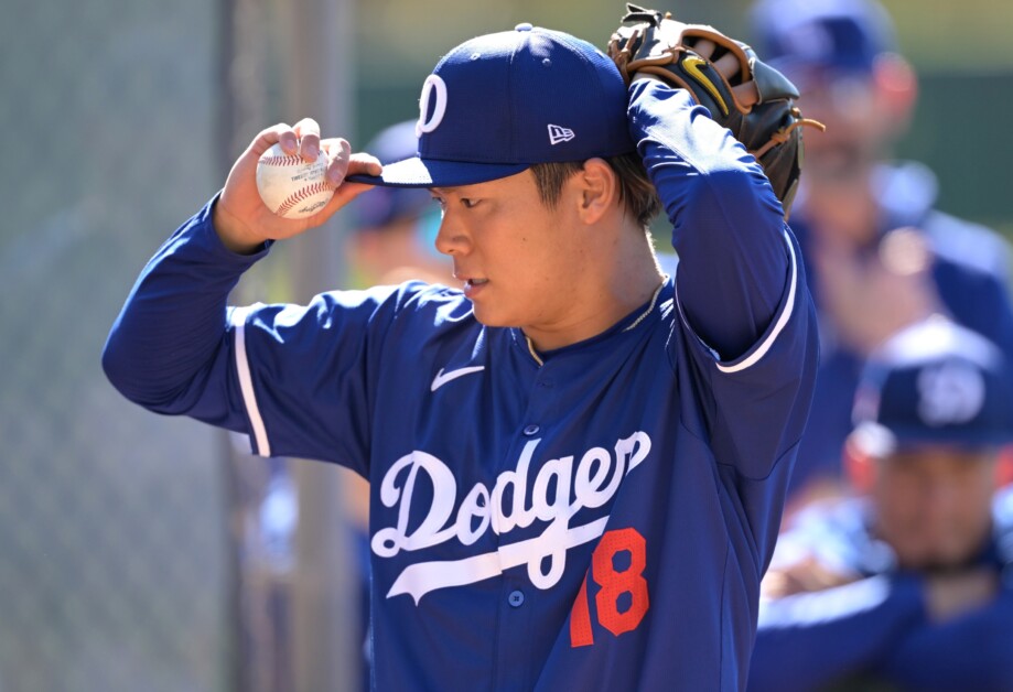 Yoshinobu Yamamoto, Dodgers workout, 2024 Spring Training