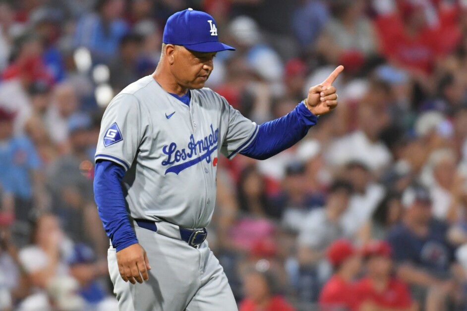 Dave Roberts, pitching change